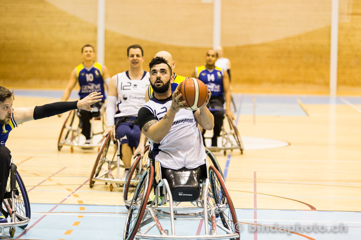 Topscorer Schwan Wahab auf dem Weg zu zwei seiner 26 Punkte